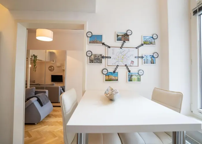 Apartment Cozy Modern Nest In The Heart Of With Netflix *
