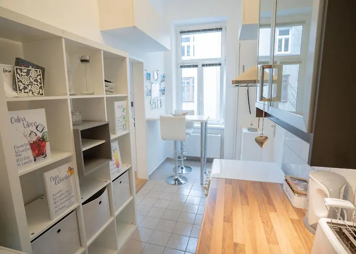 Cozy Modern Nest In The Heart Of With Netflix * Wien