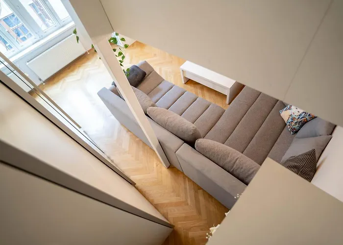 Cozy Modern Nest In The Heart Of With Netflix *